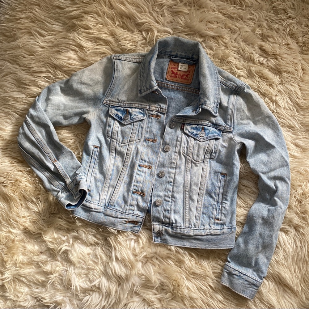 Levi’s Lightwash Jean Jacket